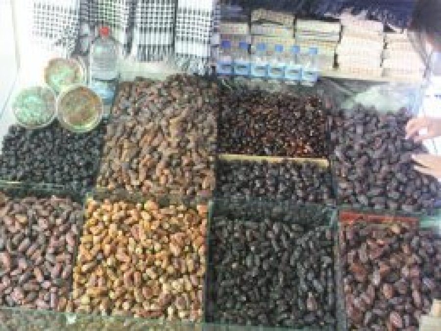 Ramazan'ın vazgeçilmezi hurma tezgâhlarda