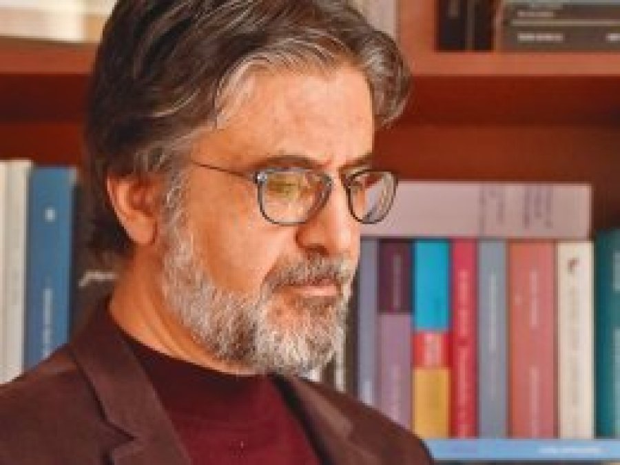 Yazar Akif Emre vefat etti