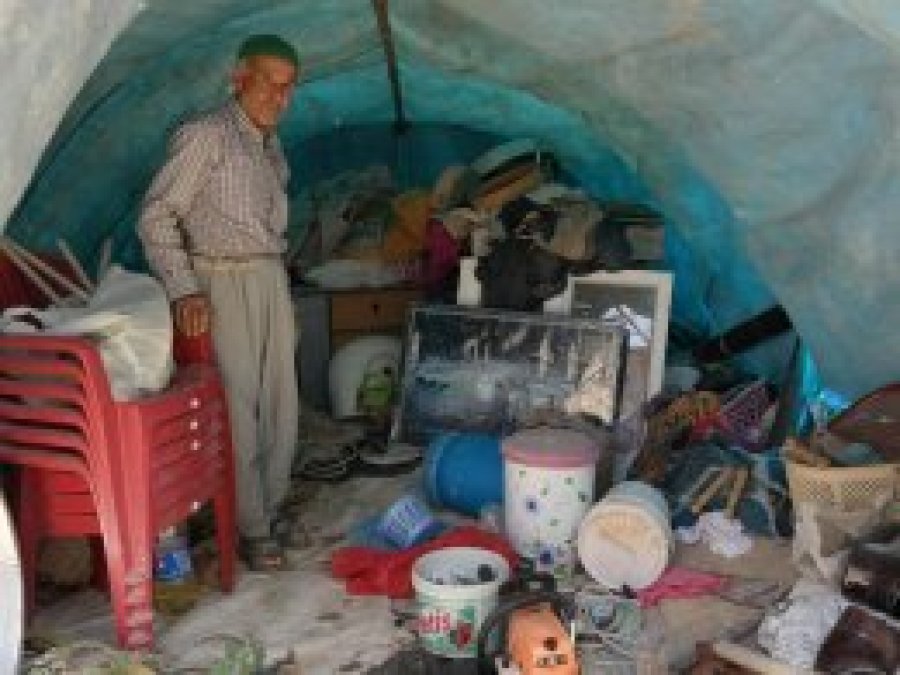 'Evleri yıktıktan sonra bizi terk ettiler'