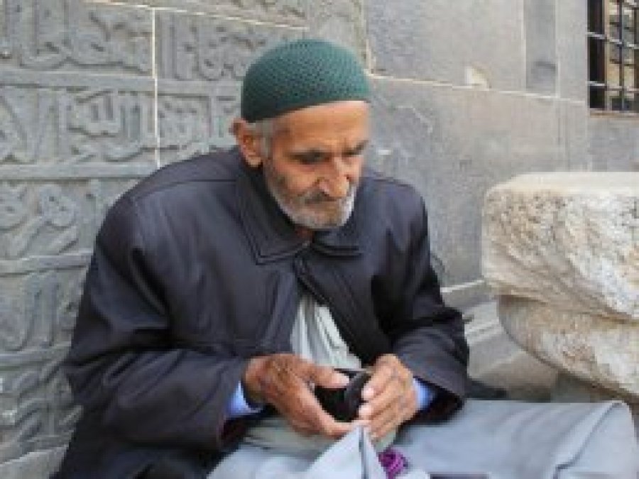 'Kur'an-ı Kerim dinleyerek hayata tutunmaya çalışıyorum'