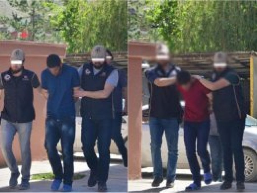 Hakkari’de 2 PKK’li teslim oldu