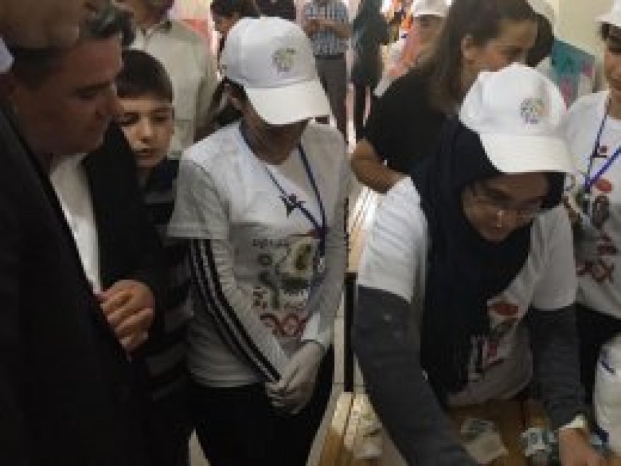Kız imam hatip lisesi öğrencilerinden bilim fuarı