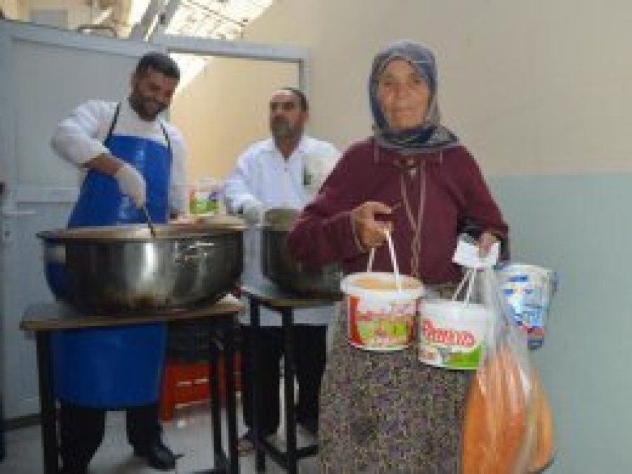 Peygamber Sevdalıları'ndan her gün iftar yemeği
