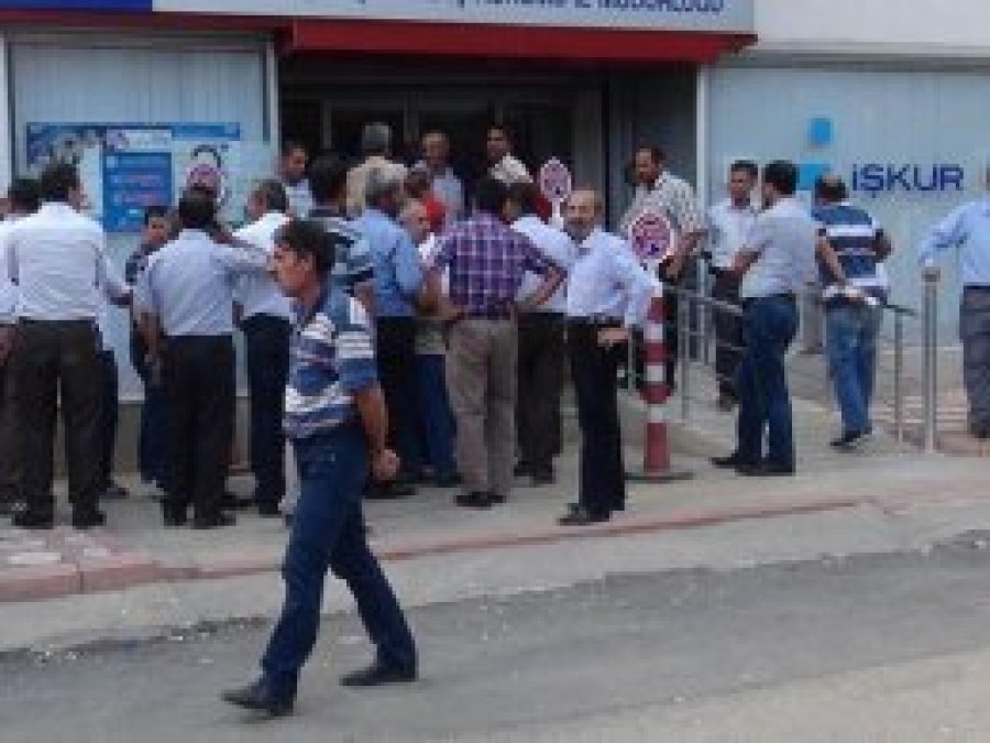 Her 100 kişiden 7'si iş arıyor
