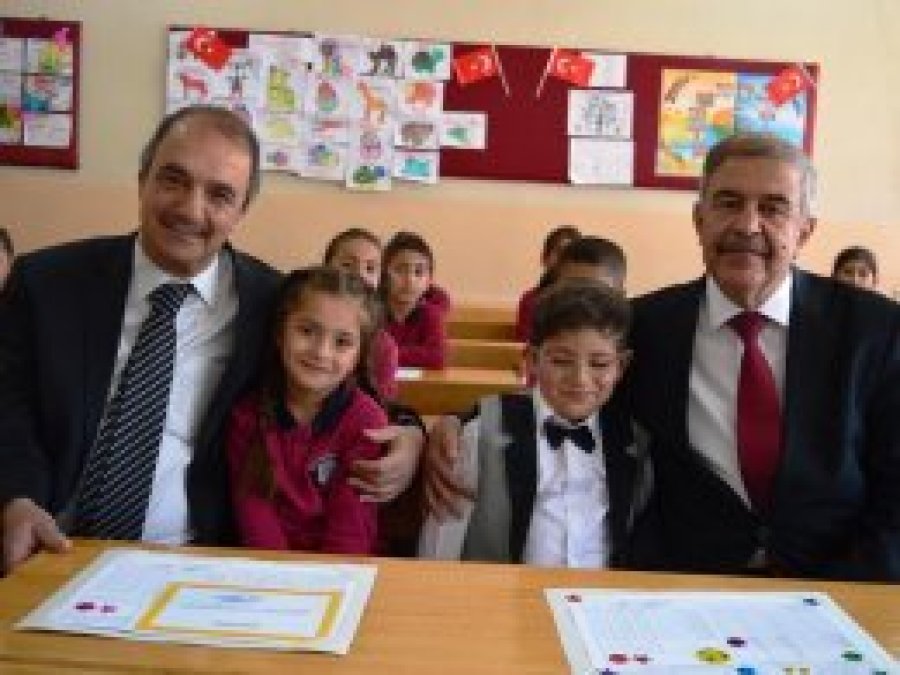 Okudukları ilkokulda öğretmenlik yapıyorlar