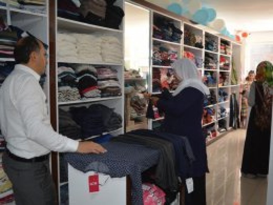 İhtiyaç sahibi yüzlerce aile giydirildi