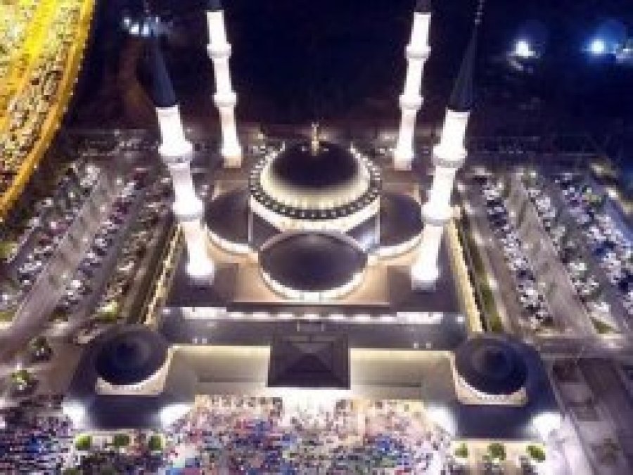 Kadir Gecesi çarşamba günü idrak edilecek