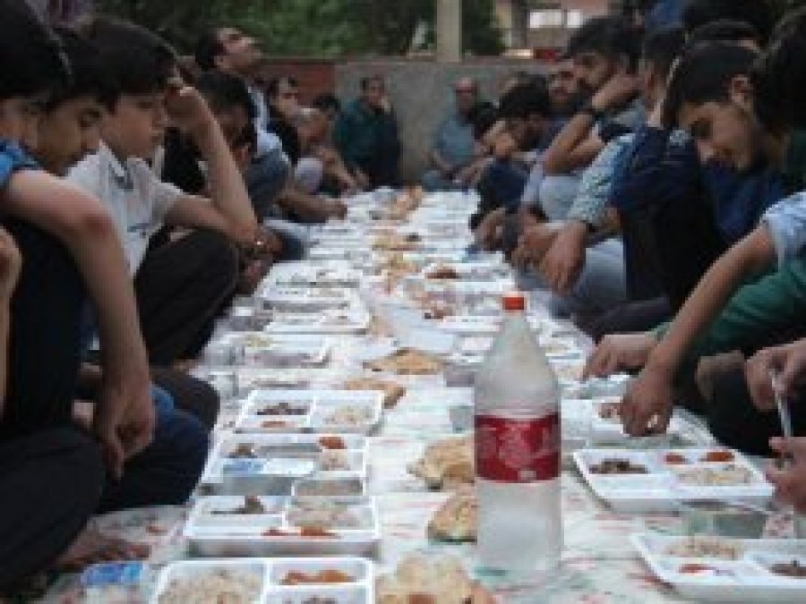 Şura-Der'den halka iftar yemeği