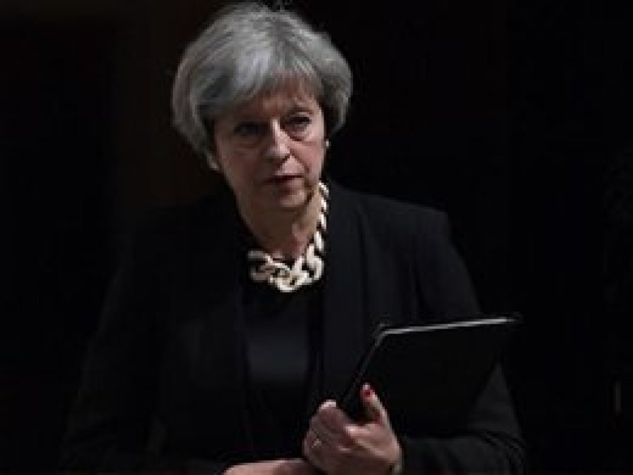 May'in azınlık hükümeti güvenoyu aldı
