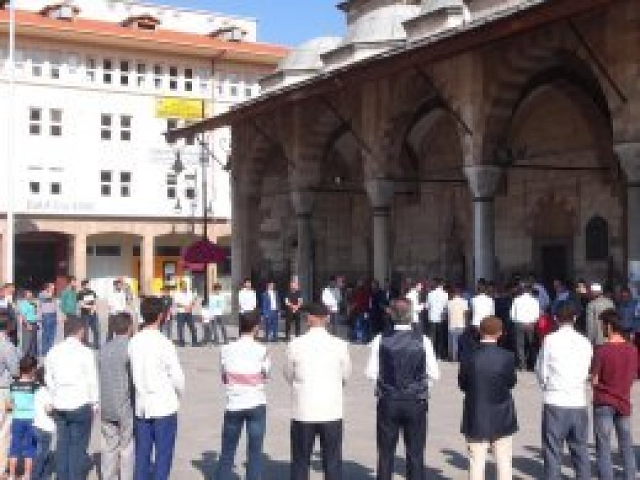 Peygamber sevdalıları Konya'da bayramlaştı