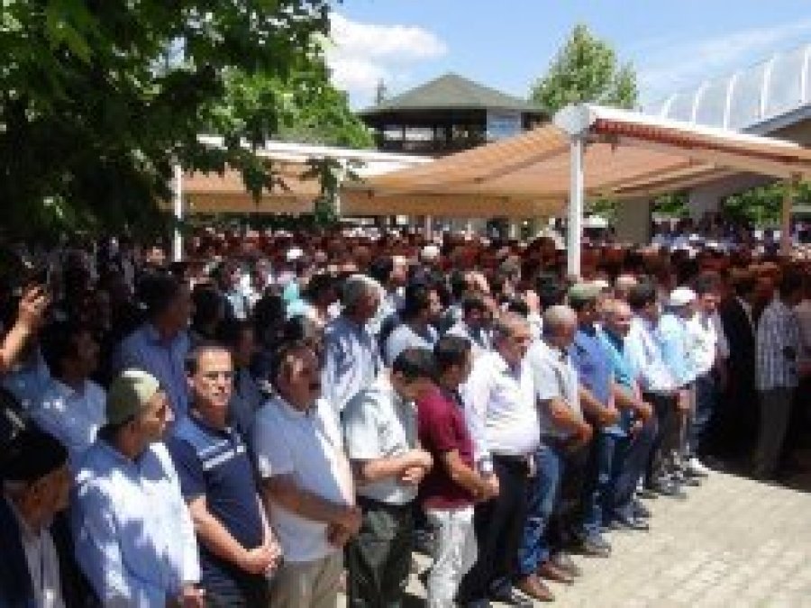 Nur talebesi Sıddık Şeyhanzade son yolculuğuna uğurlandı