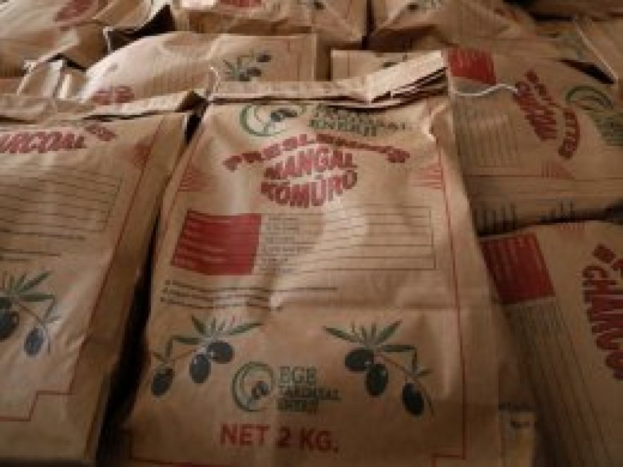 Zeytin atıklarından mangal kömürü üretti