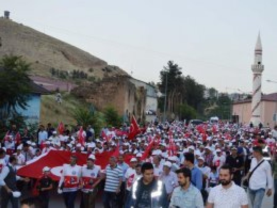 Bitlis’te 15 Temmuz yürüyüşü