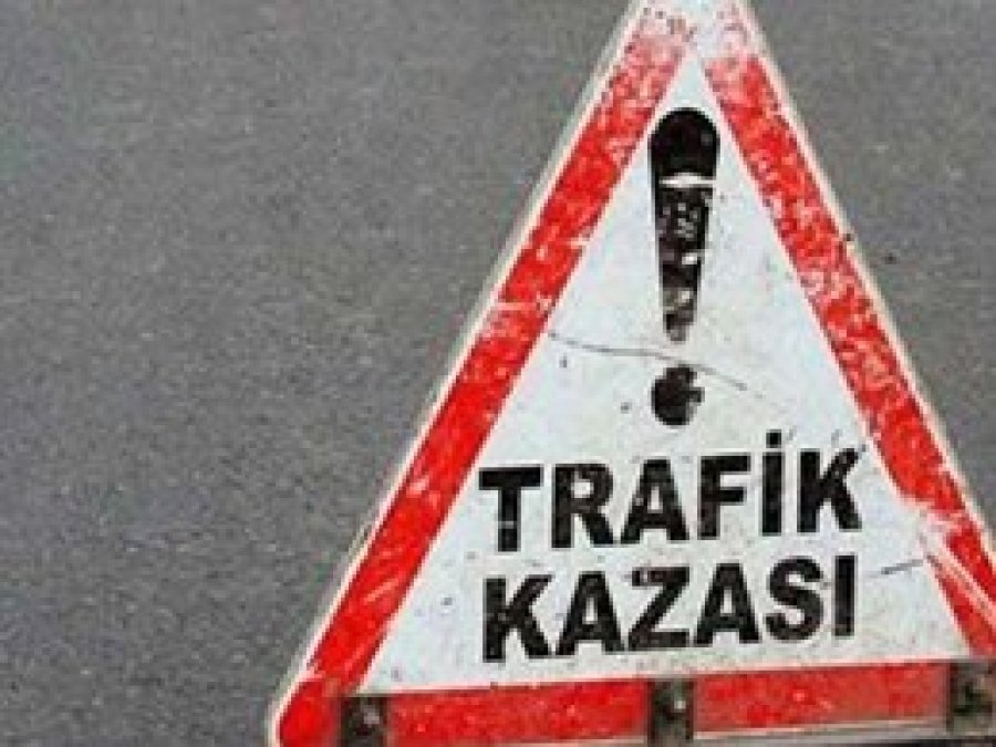 Kamyonet otobüse çarptı: 2 ölü 16 yaralı
