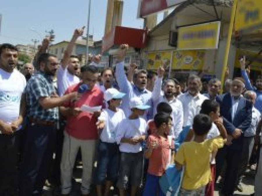 Hilvan'da siyonist çete tel'in edildi