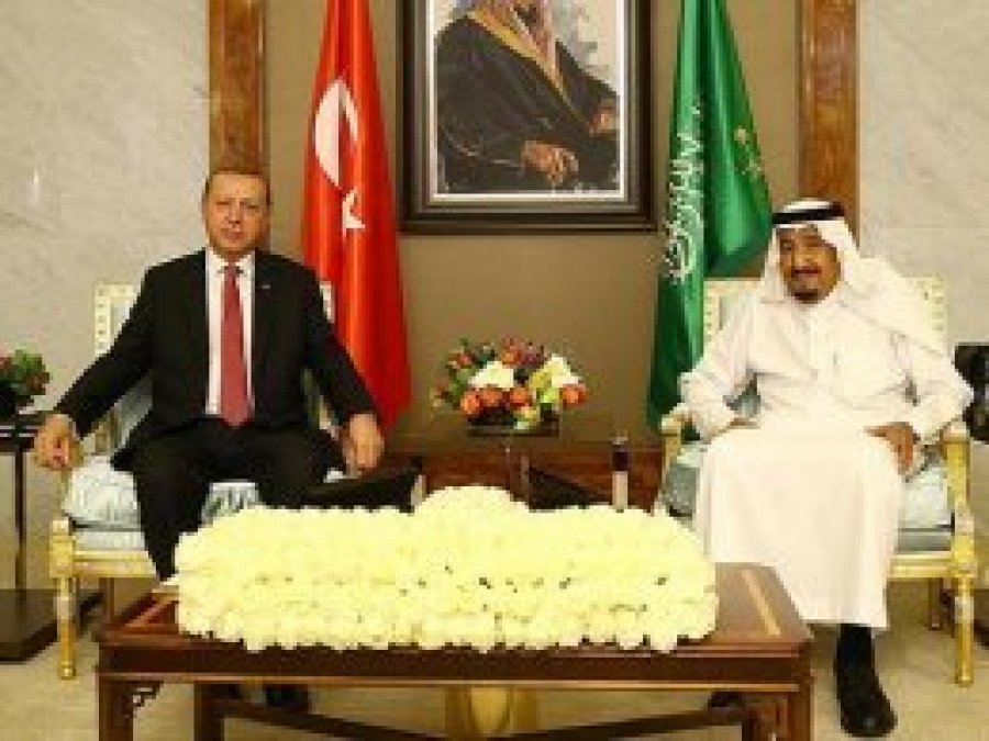 Cumhurbaşkanı Erdoğan Kral Selman ile bir araya geldi