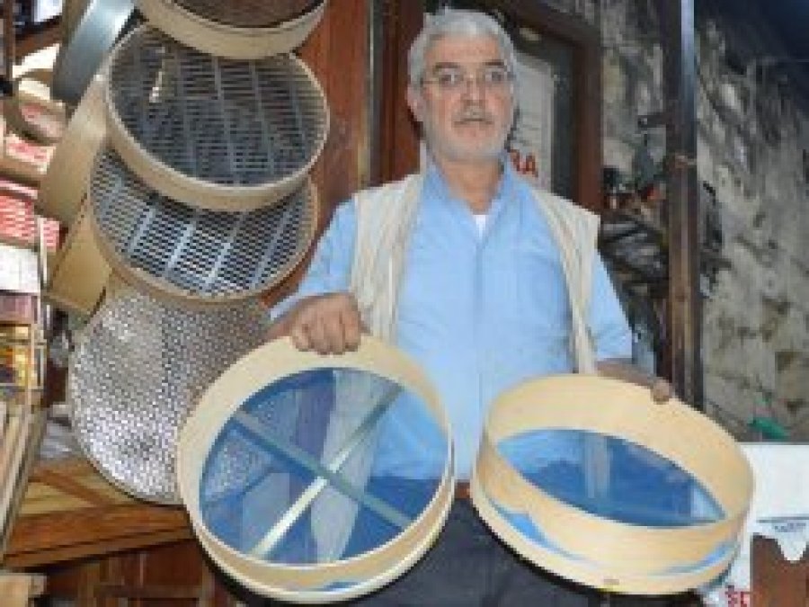 Elek ustası mesleğini ayakta tutmak için direniyor