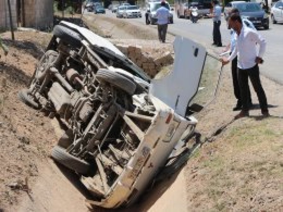 Gaziantep’te minibüs devrildi: 7 yaralı