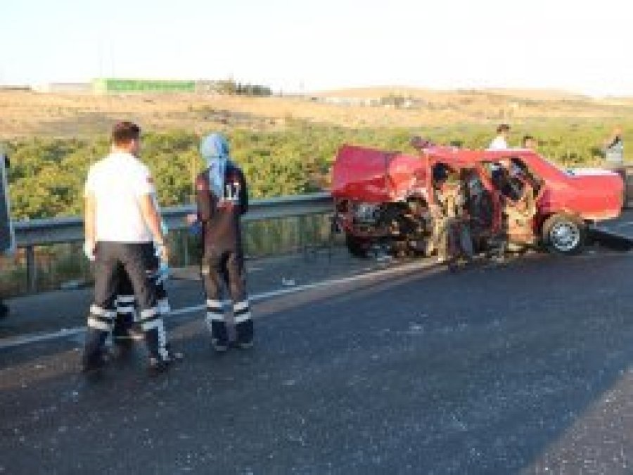 Antep’te trafik kazası: 2 ölü, 6 yaralı