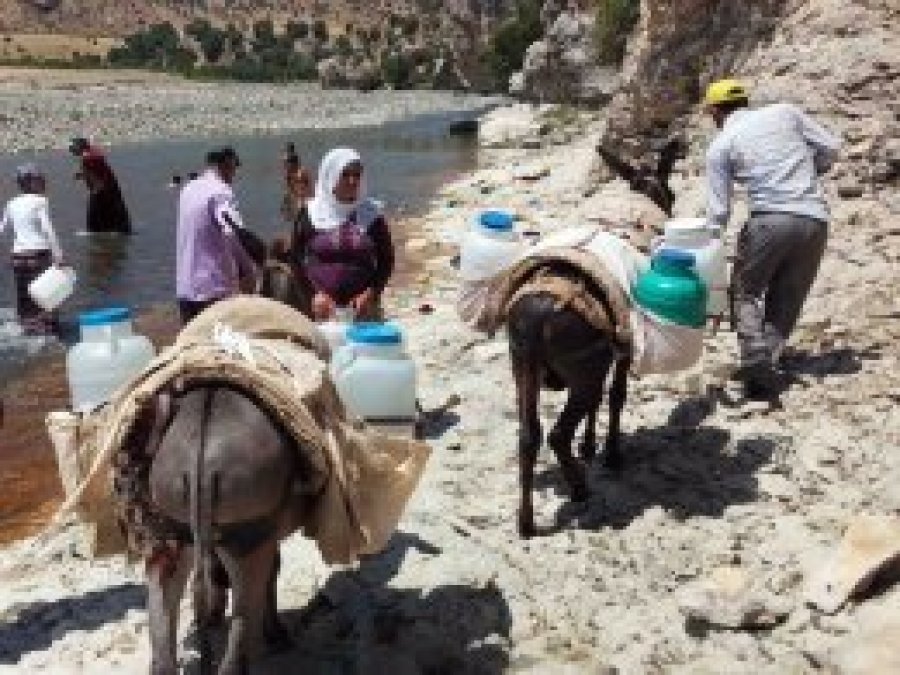 Diyarbakır'da 150 yıldır su 'dilenen' köy
