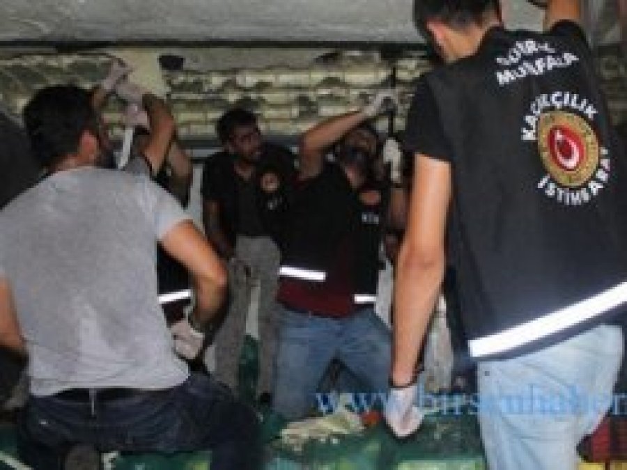 Mersin'de bir gemi uyuşturucu yakalandı