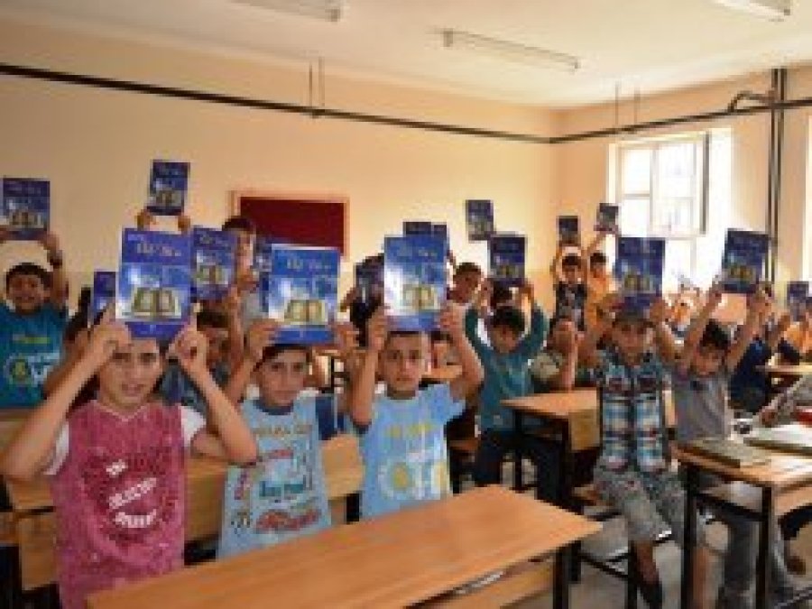 Camileri olmadığı için okulda Kur'an dersi alıyorlar