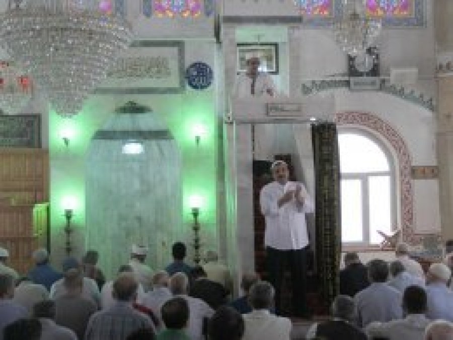 Engelliler için işaret diliyle hutbe okutuldu