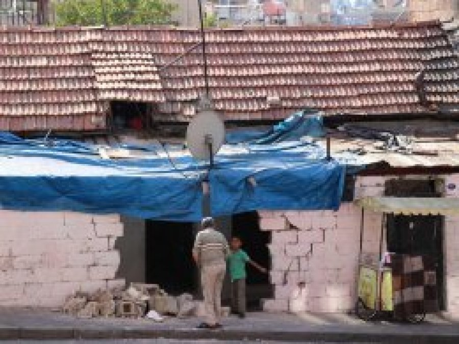 Antep'te taksi gecekonduya girdi: 6 yaralı