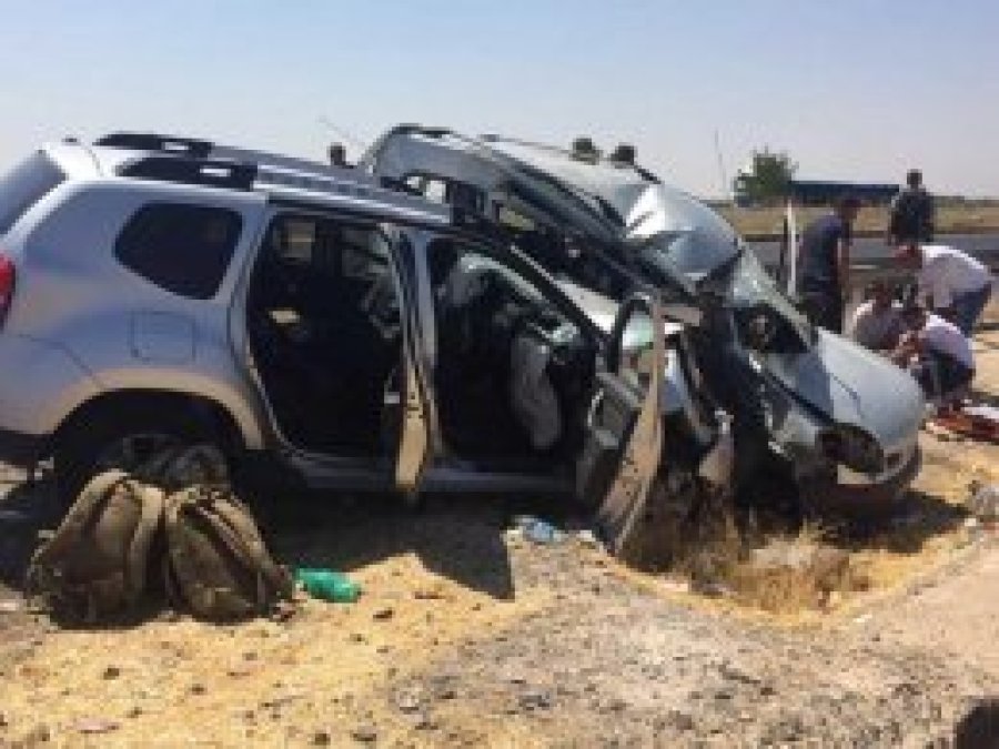 Viranşehir'de trafik kazası: 2 ölü, 8 yaralı