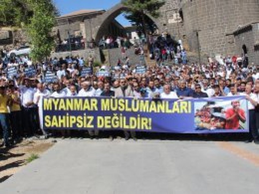 Budist Myanmar yönetimi Diyarbakır'da lanetlendi