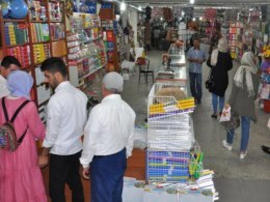 Kırtasiyeciler eğitim sezonuna hazır