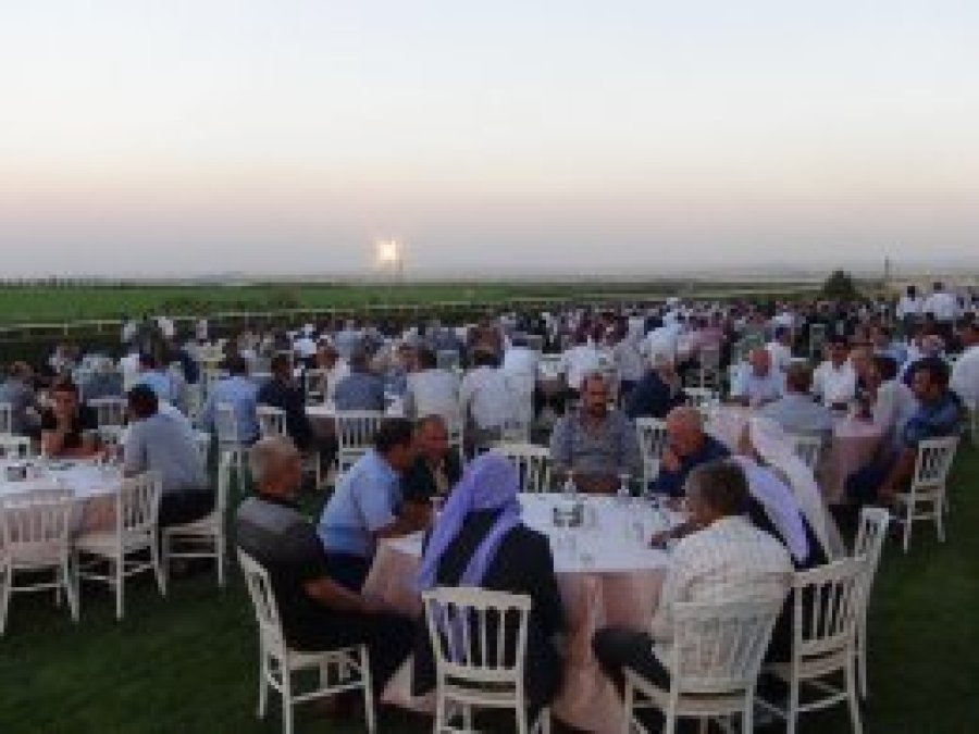 Tayini çıkan Çınar Kaymakamı veda yemeği verdi