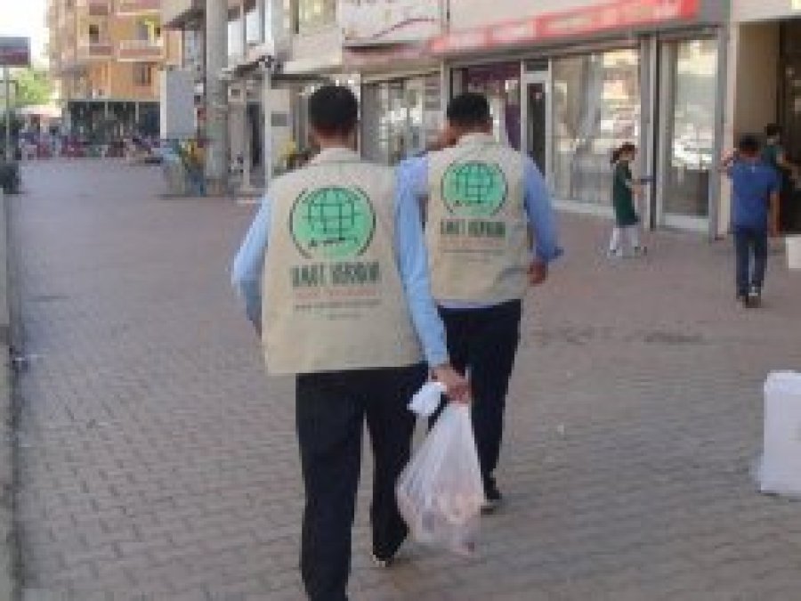 Umut Kervanı Vakfı Silvan'da kurban eti ulaştırdı