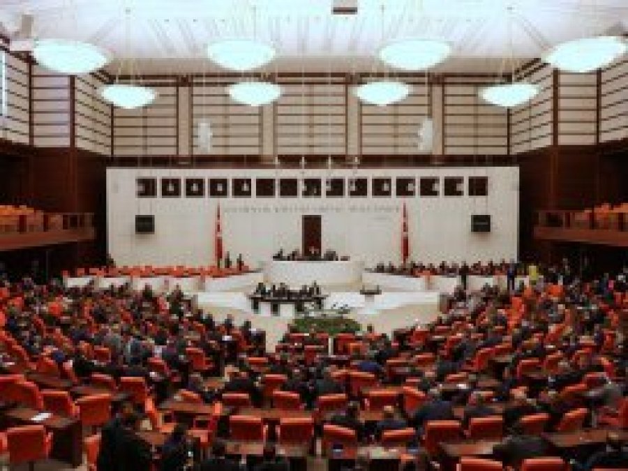 Irak ve Suriye tezkeresi TBMM'de