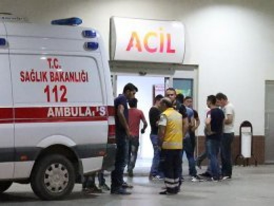 Ağrı'da PKK'liler minibüse ateş açtı: 3 ölü, 2 yaralı
