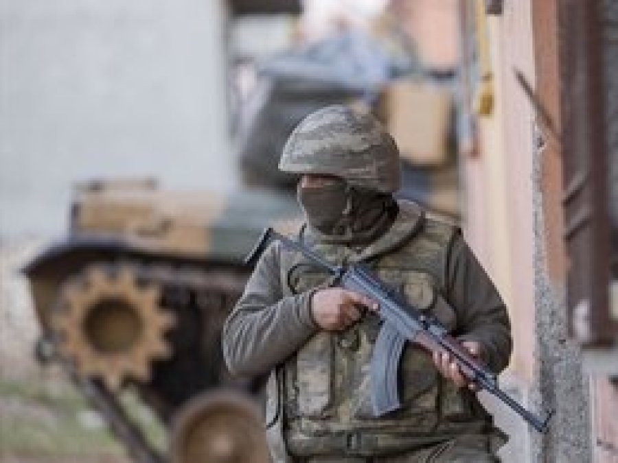 Erciş'te çatışma: 2 PKK'li öldürüldü