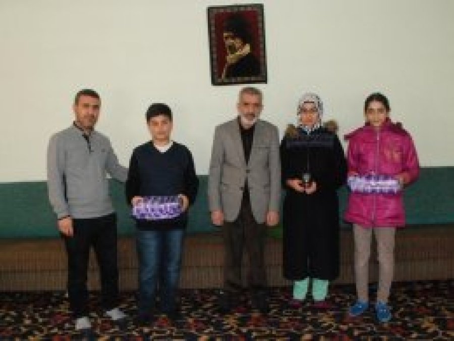 Ağrı'da Meal Sınavı'nda dereceye girenlere ödül