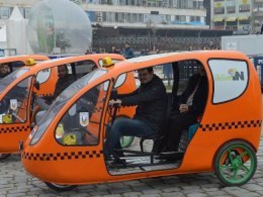 Çocuk, yaşlı ve hamilelere ücretsiz 'bisiklet taksiler'e ilgi