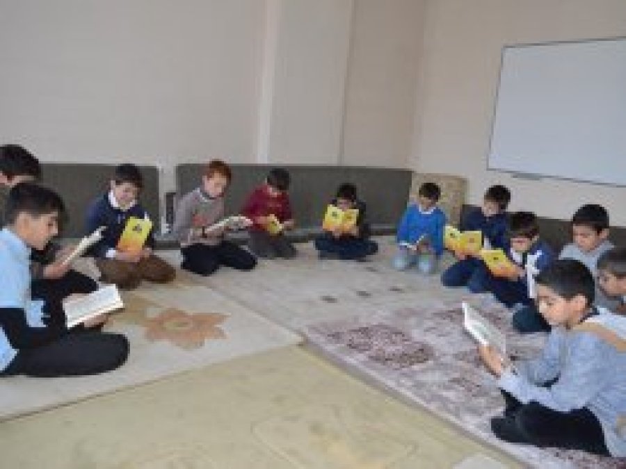 Tatili Siyer Sınavı'na hazırlanarak değerlendiriyorlar