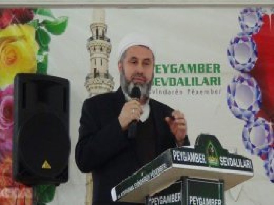 Hz Peygamberi sevdiğini söyleyen onu örnek almalı