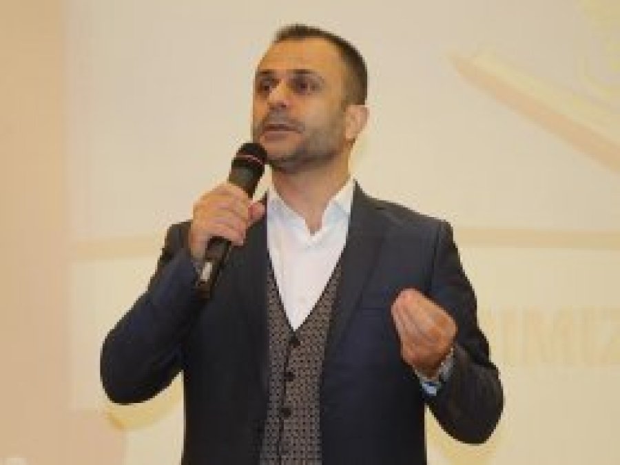 'İslami ahlakı bozan diziler izliyorsanız Ali'leri yetiştiremezsiniz'