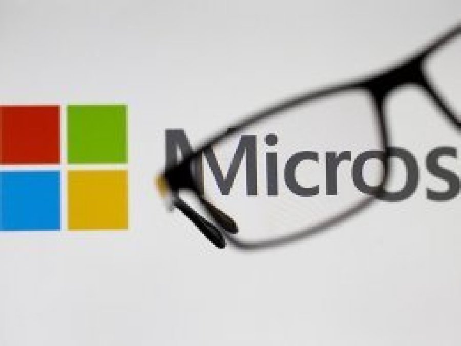 Microsoft, Apple'dan tacını geri aldı