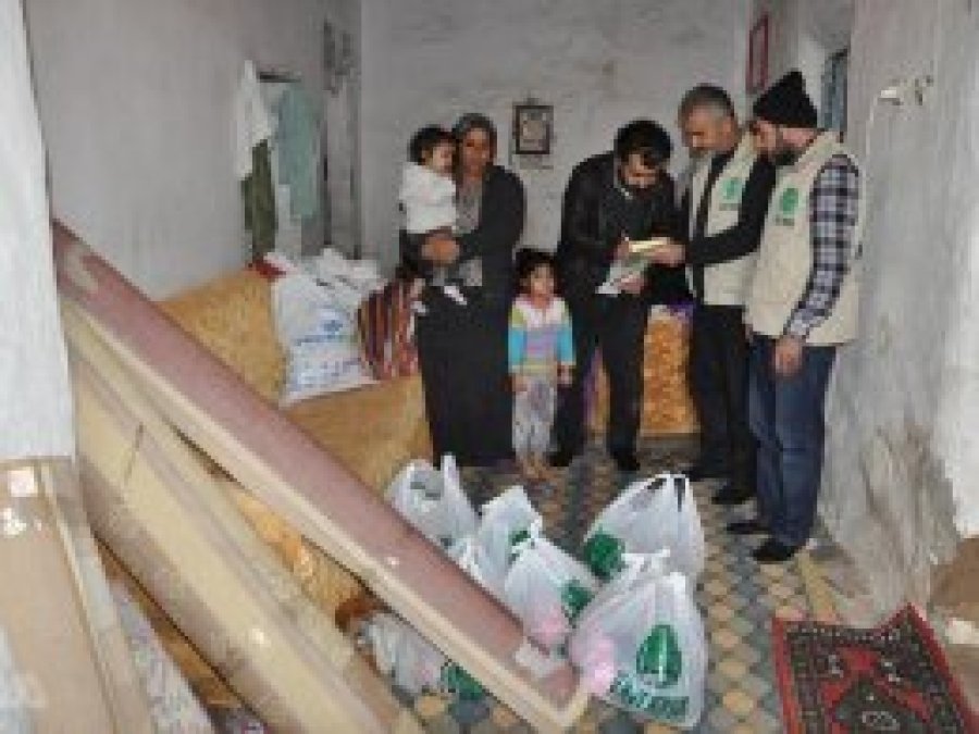 Umut Kervanı mağdur aileye umut oldu