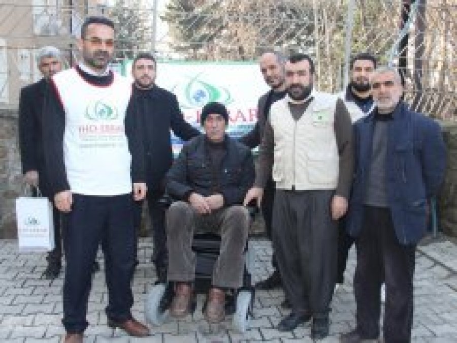 İHO EBRAR’dan engelli vatandaşa akülü araç