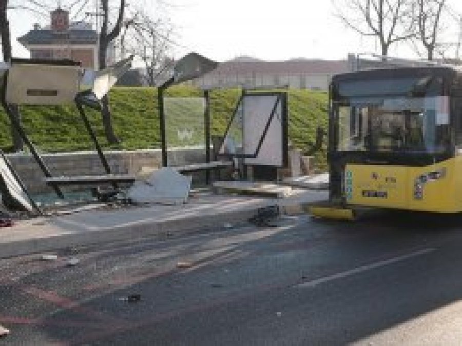 İstanbul'da otobüs faciası: Ölü ve yaralılar var