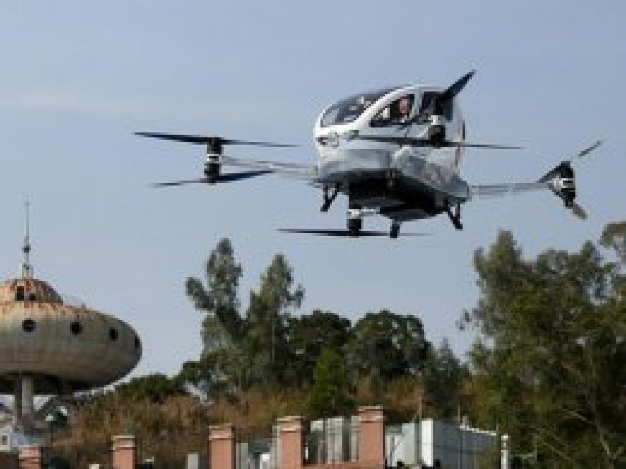 Çin'de drone ile yolcu taşındı