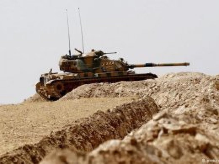 TSK: Afrin'de bir tank daha isabet aldı