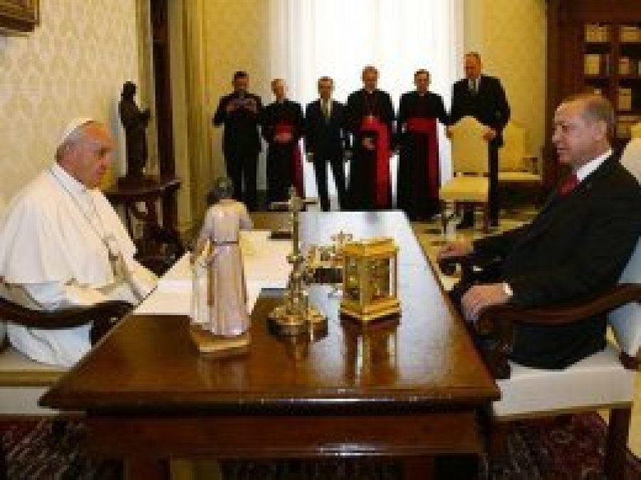 Vatikan'da Erdoğan - Papa görüşmesi sona erdi