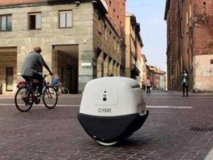 Yapay zekalı robot kurye: Yape