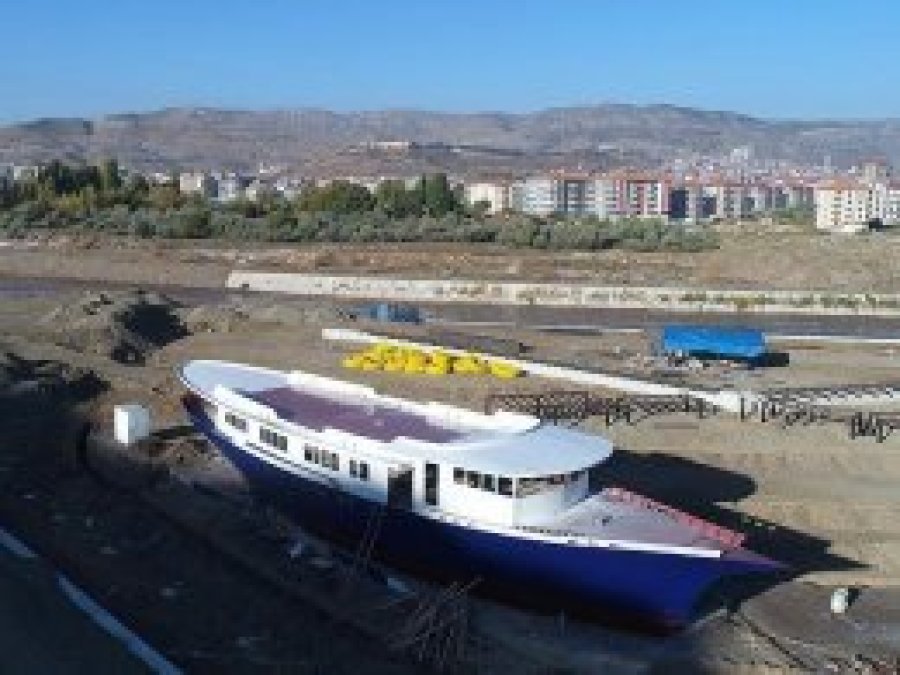 Uçak ve trenin ardından şimdi de gemi kütüphane